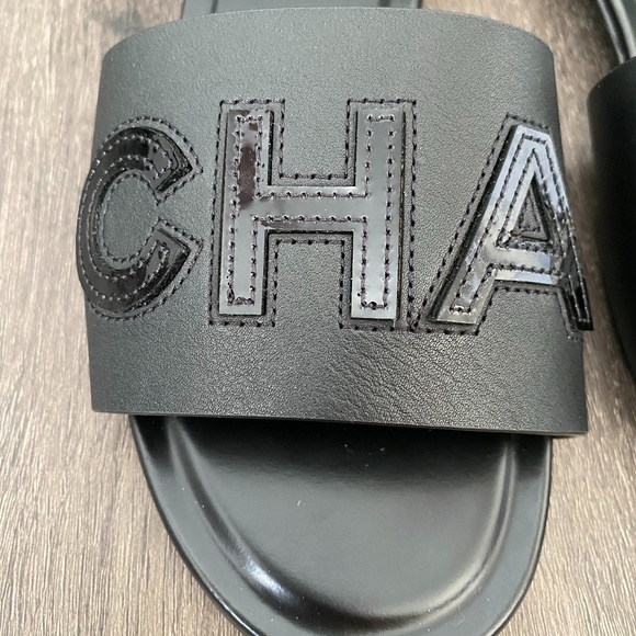 2023 CHANEL CHA NEL LOGO BLACK LEATHER FLAT SHOES SLIDES MULES 37 - Picture 8 of 16